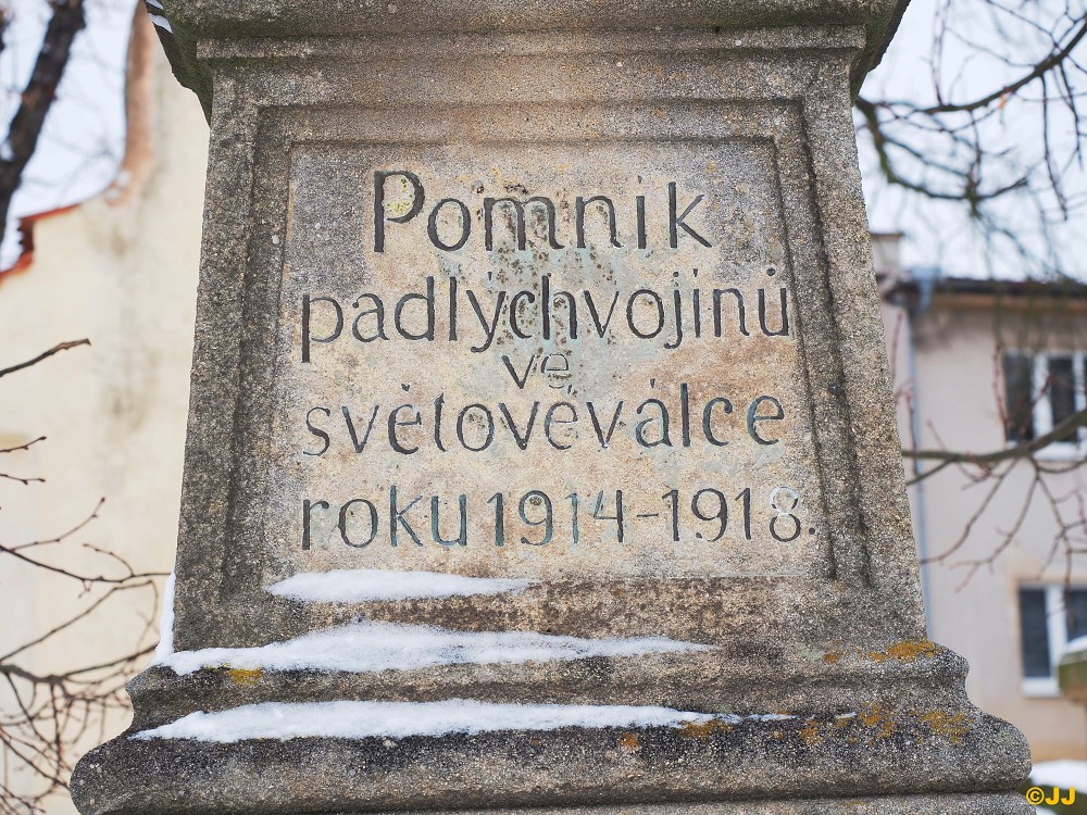 Použití pískovce na nám. 