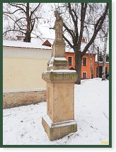 Socha světce z r. 1790 v Doksích na náměstí U Kapličky      