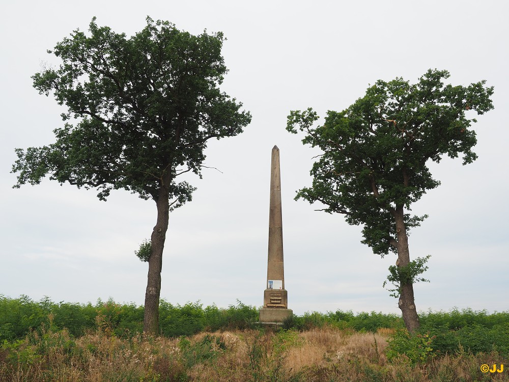 Martinský obelisk u Smečna    