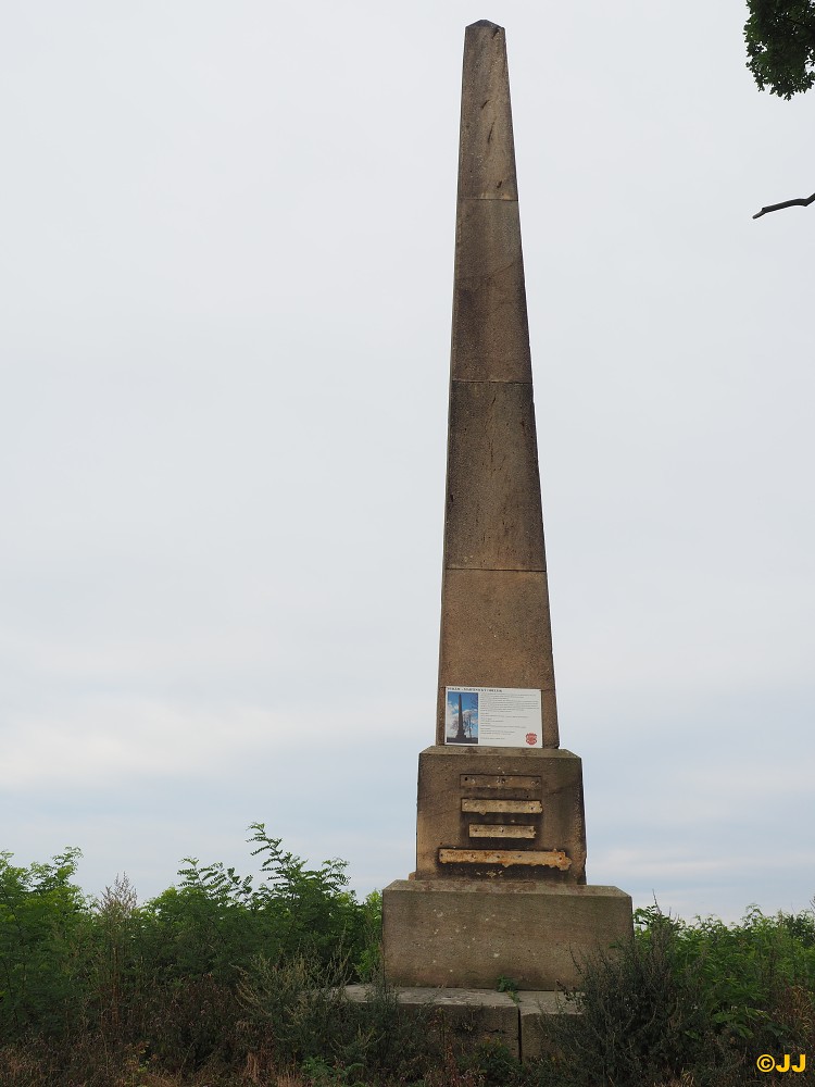 Martinský obelisk u Smečna    