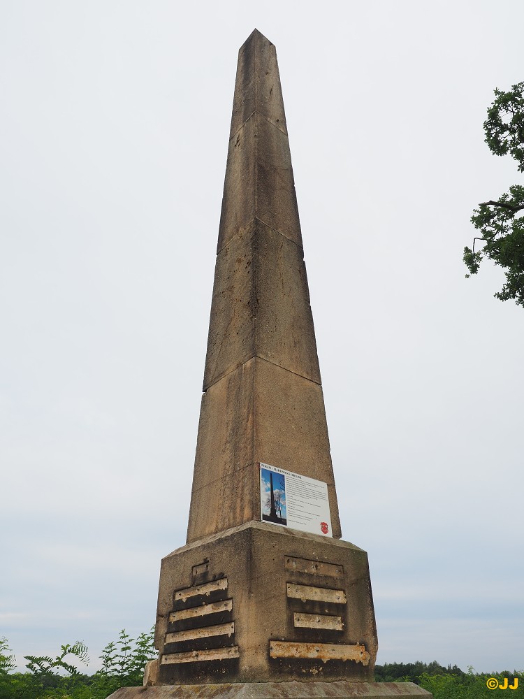 Martinský obelisk u Smečna    