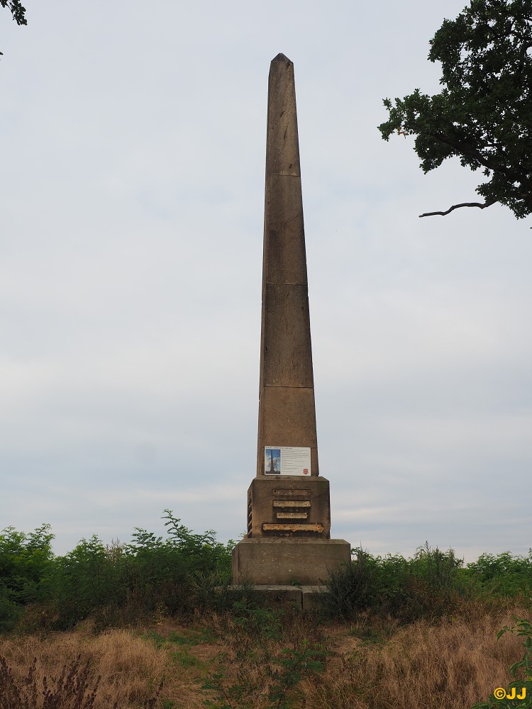 Martinský obelisk u Smečna    