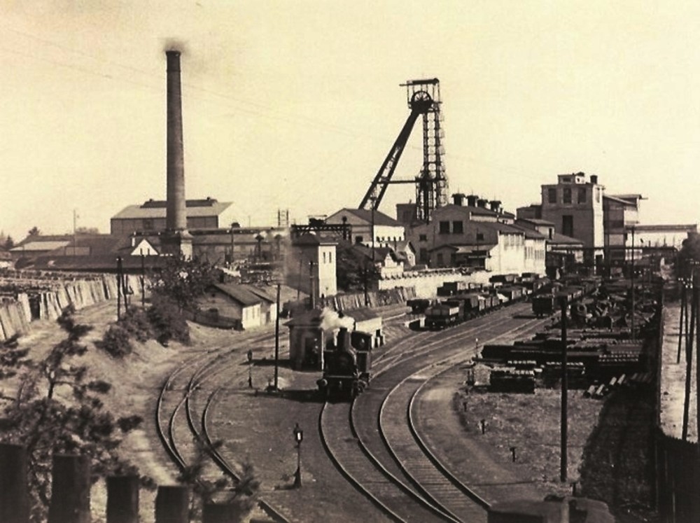   Důl Max mezi Kladnem a Libušínem